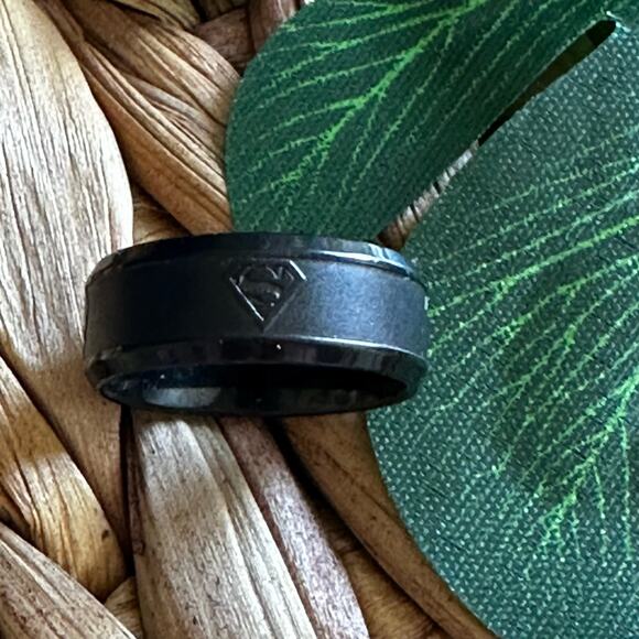 BOGO FREE SUPERMAN BLACK RING SIZE 8 - Picture 1 of 6
